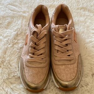 Guess Sneakers size 7.5